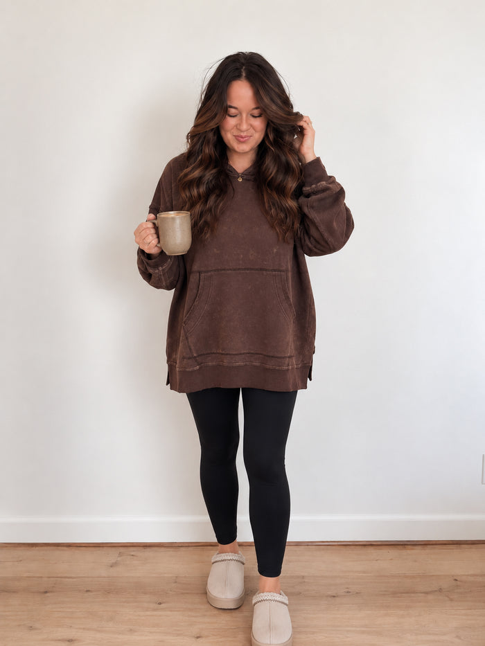 I Live In Leggings - Pullover